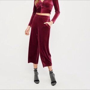 abercrombie & Fitch Wide Leg Crop Velvet Pants Size XS